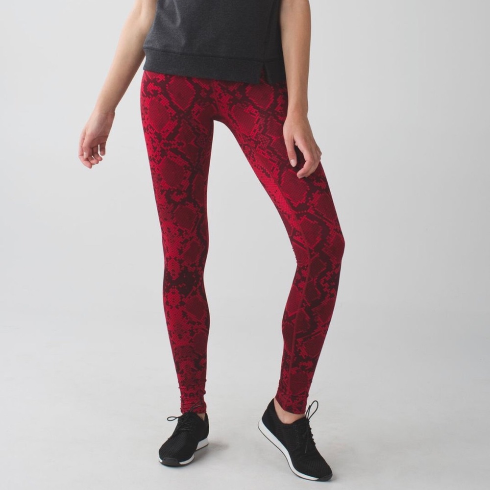 Lululemon Wunder Under Red snakeskin